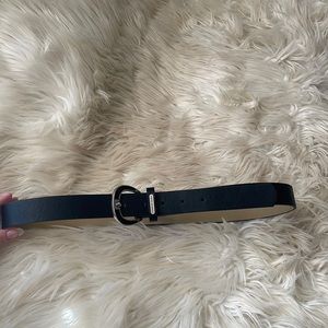 Steve Madden black leather silver hardware elegant sleek belt size M womans